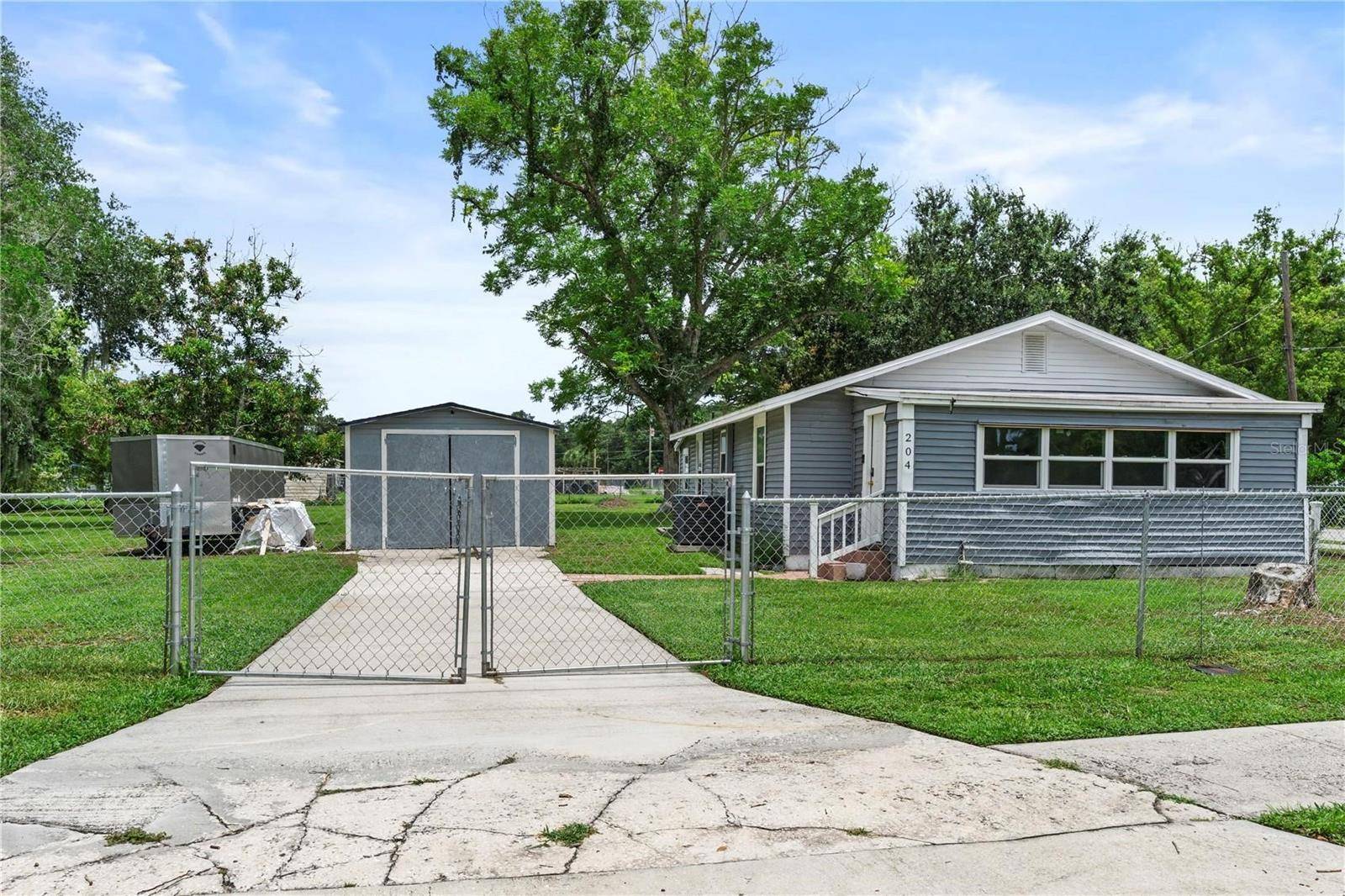204 PINE AVE, Polk City, FL 33868