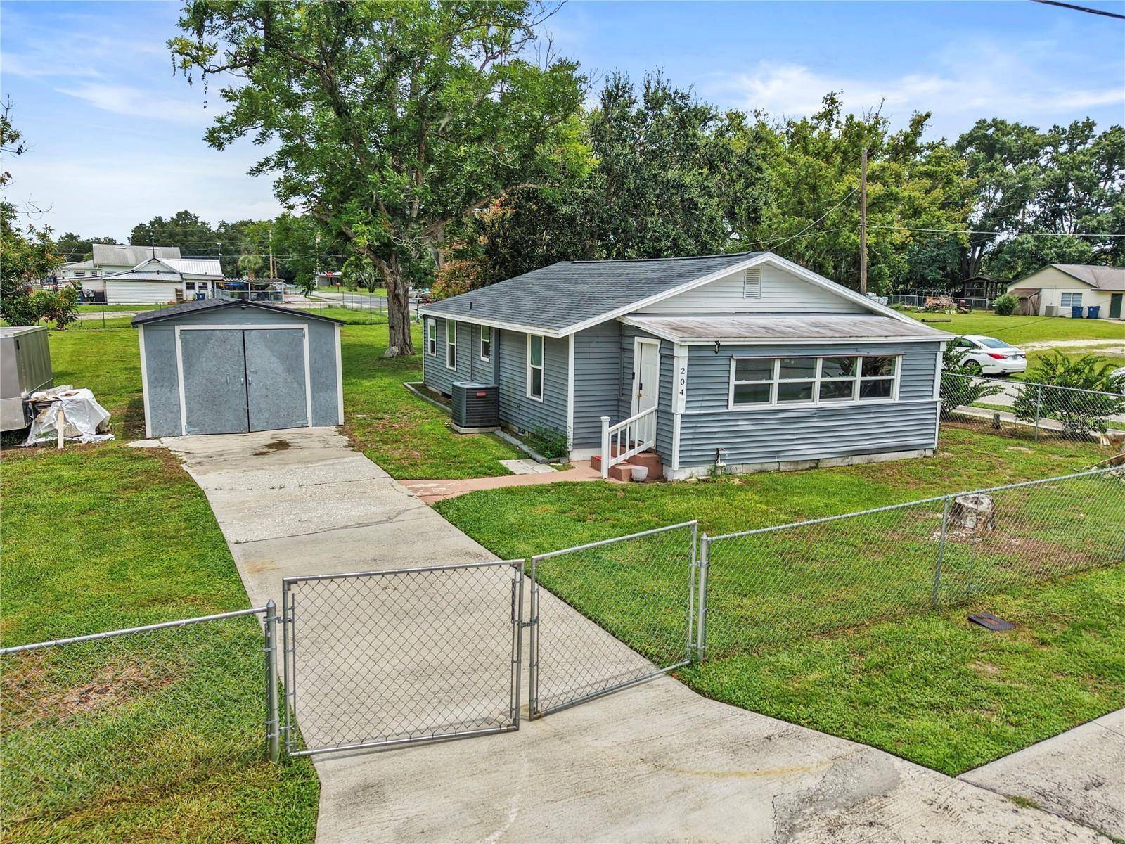 204 PINE AVE, Polk City, FL 33868