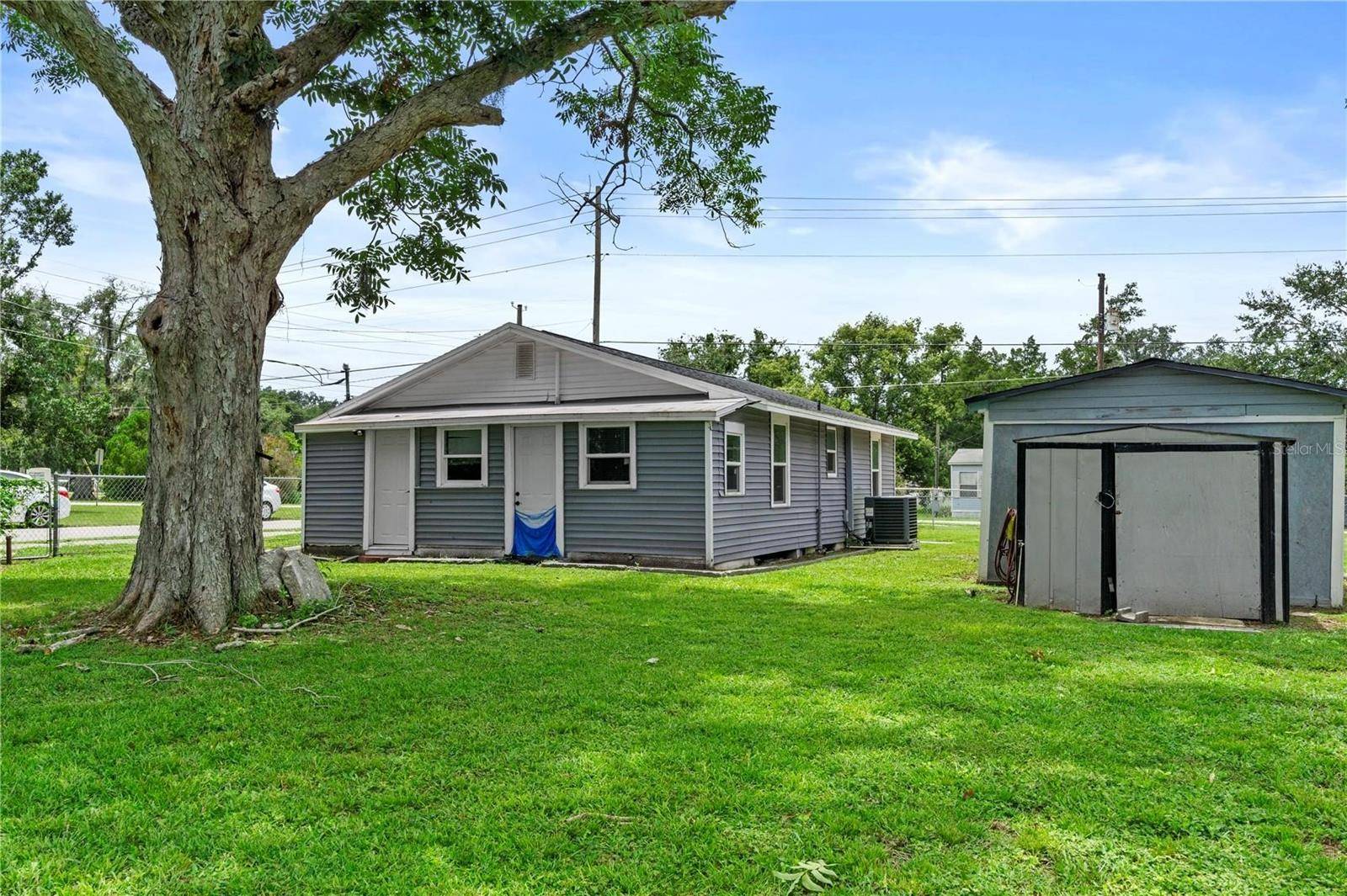 204 PINE AVE, Polk City, FL 33868