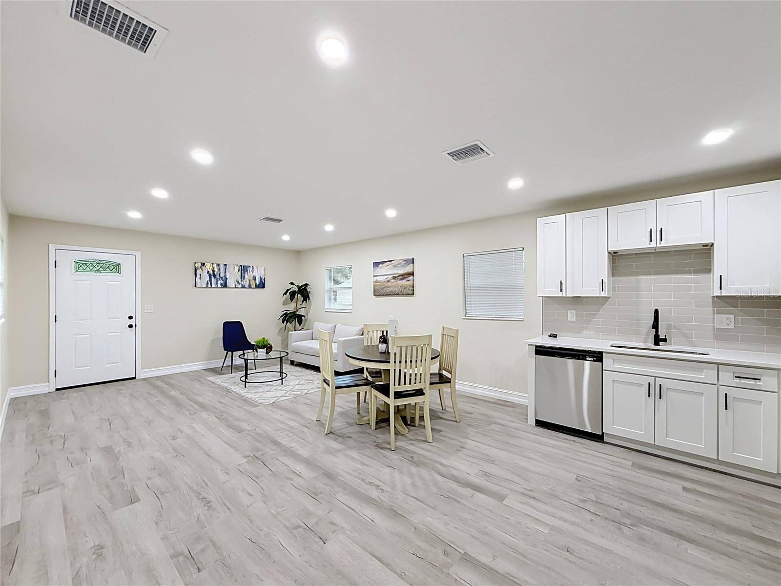 38910 MERRELL AVE, Umatilla, FL 32784