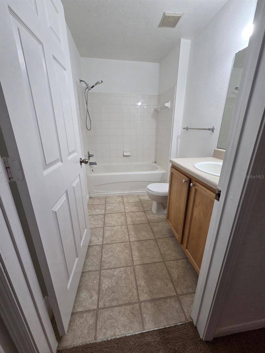 9165 LEE VISTA BLVD #107, Orlando, FL 32829