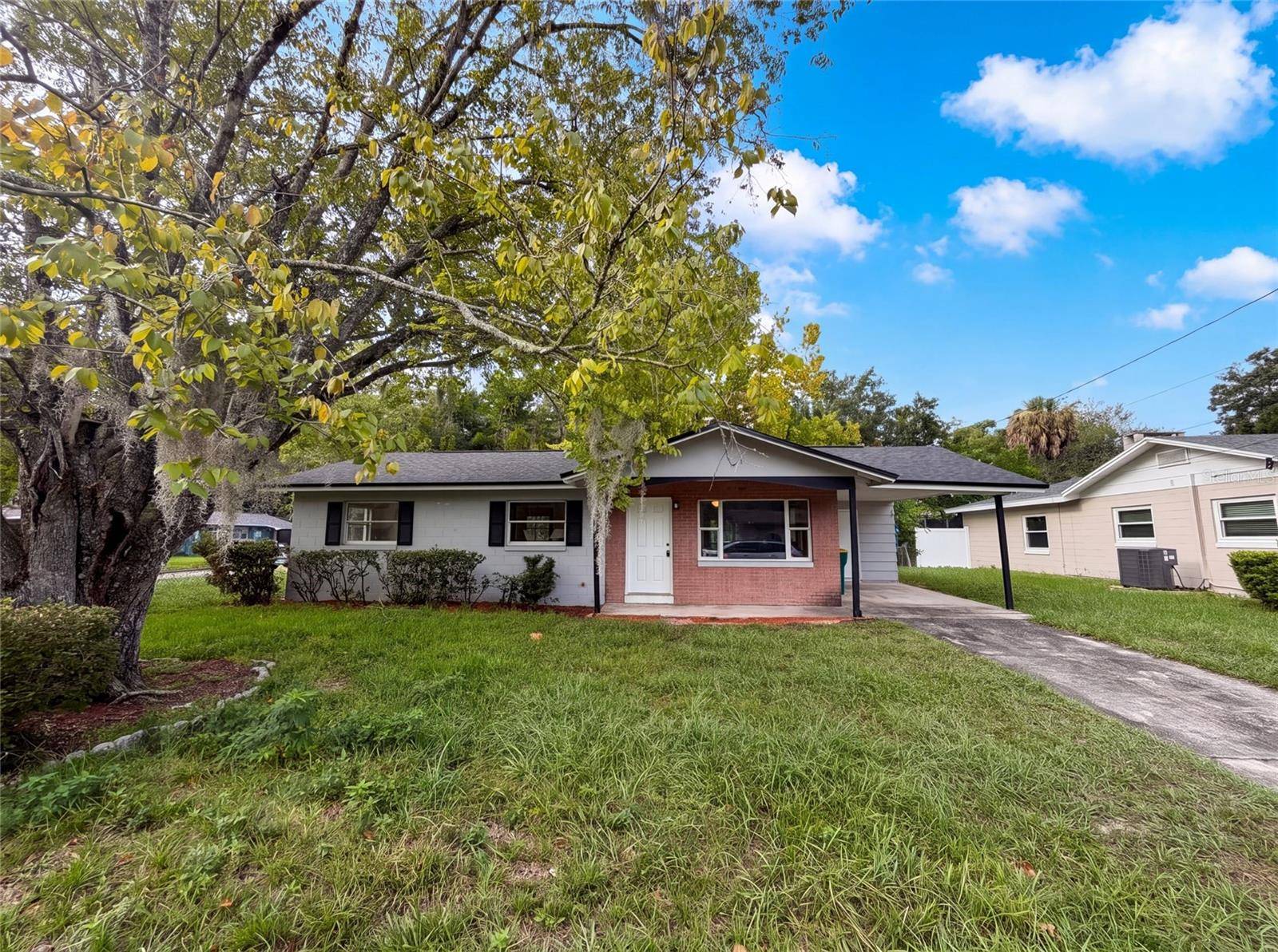 1735 JEFFERSON DR, Mount Dora, FL 32757