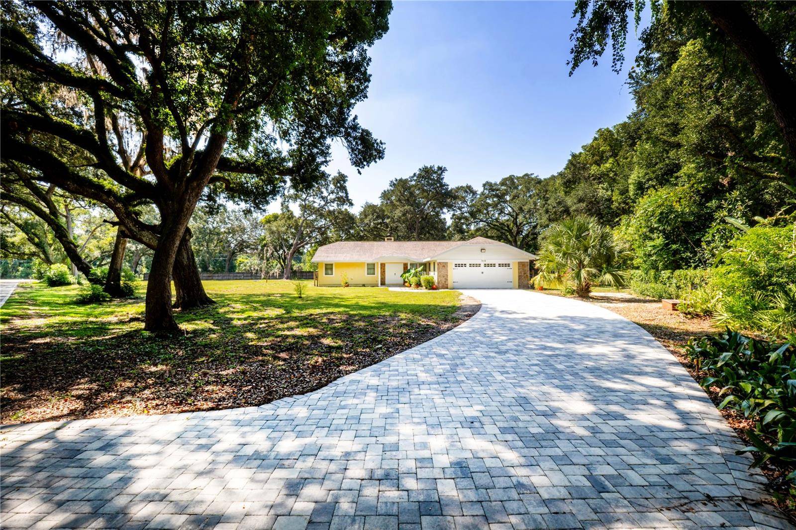 7838 SLOEWOOD DR, Mount Dora, FL 32757