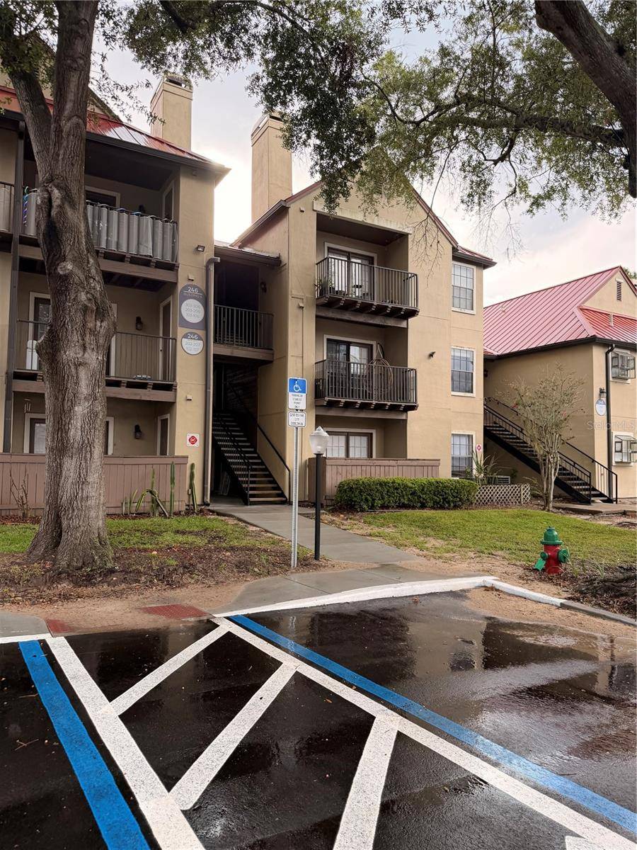 246 AFTON SQ #106, Altamonte Springs, FL 32714