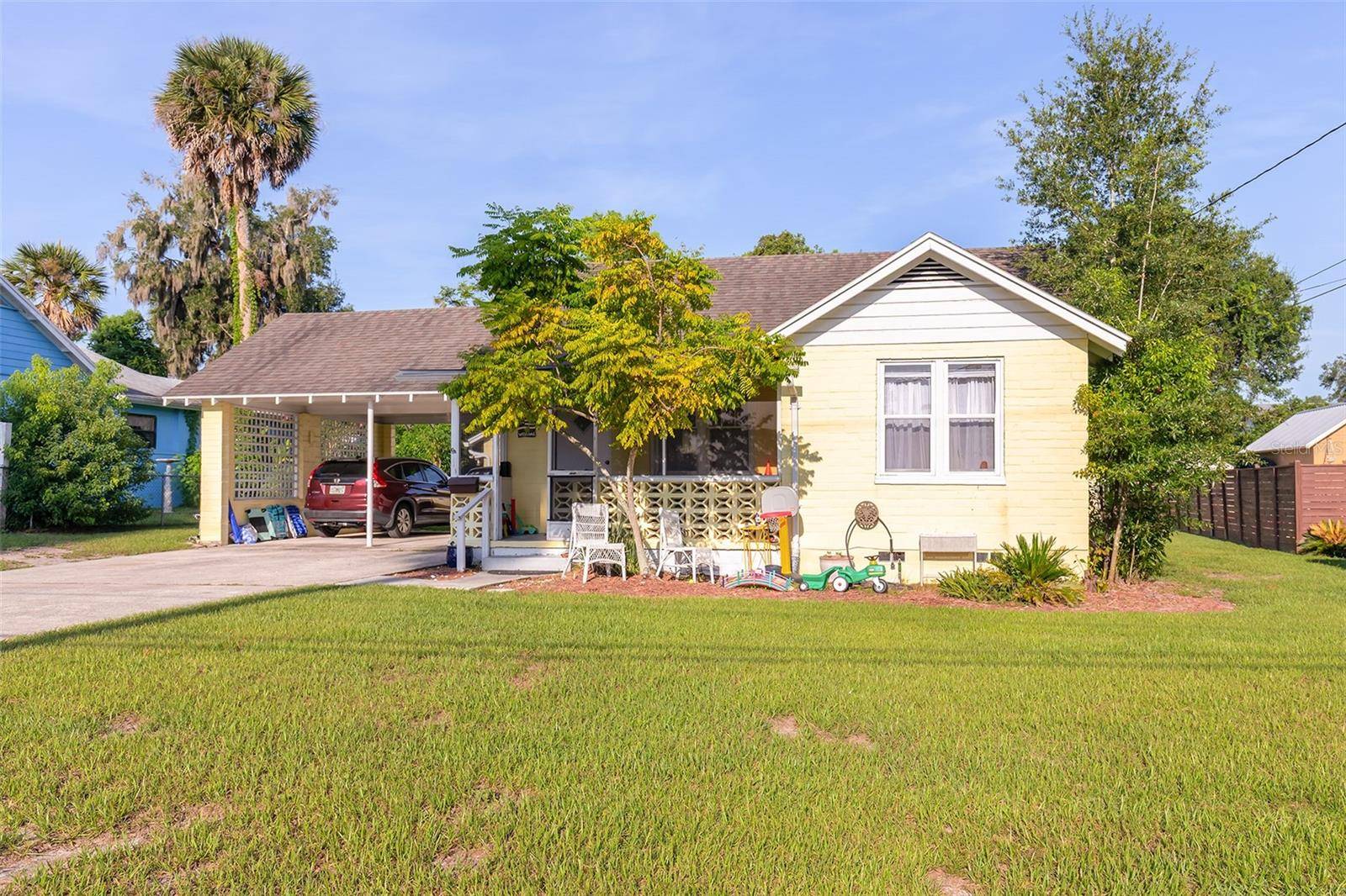 220 N ADELLE AVE, Deland, FL 32720