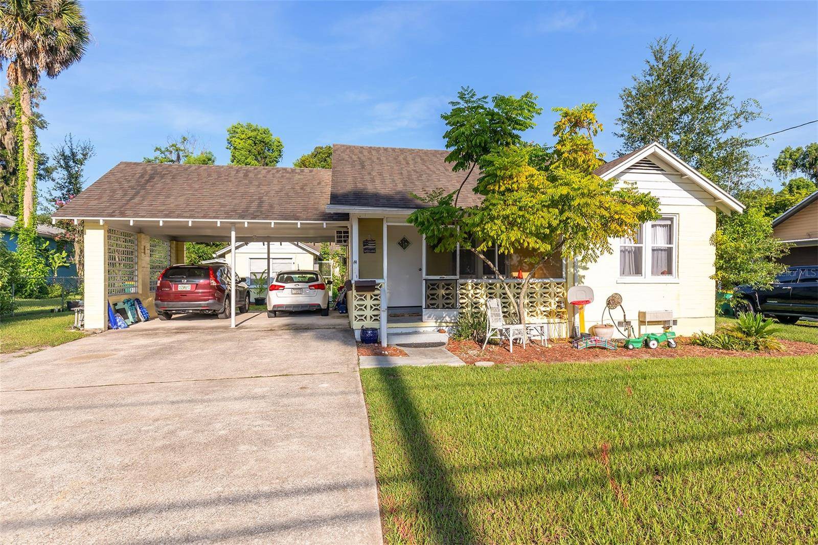 220 N ADELLE AVE, Deland, FL 32720