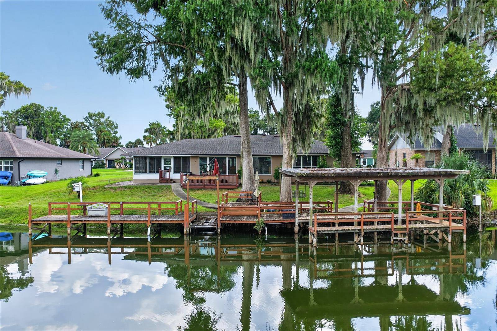 235 TEMPLE CIR, Eustis, FL 32726
