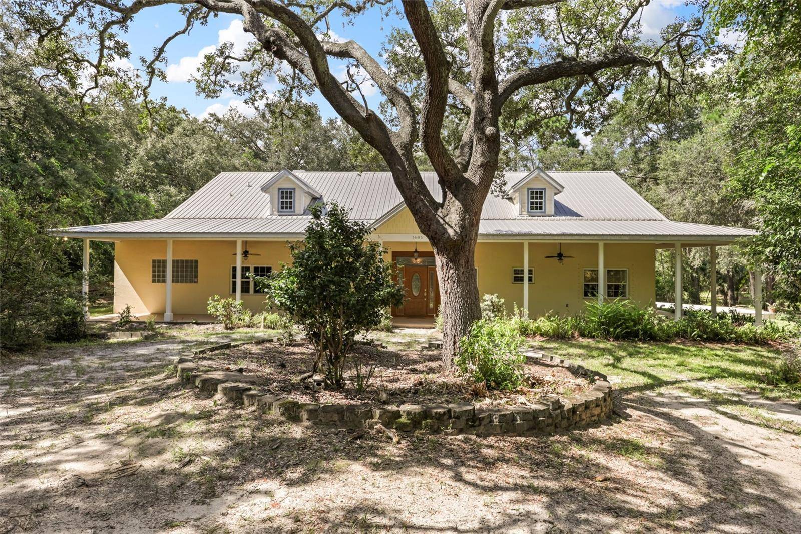 1685 MANOR WAY, Deland, FL 32720