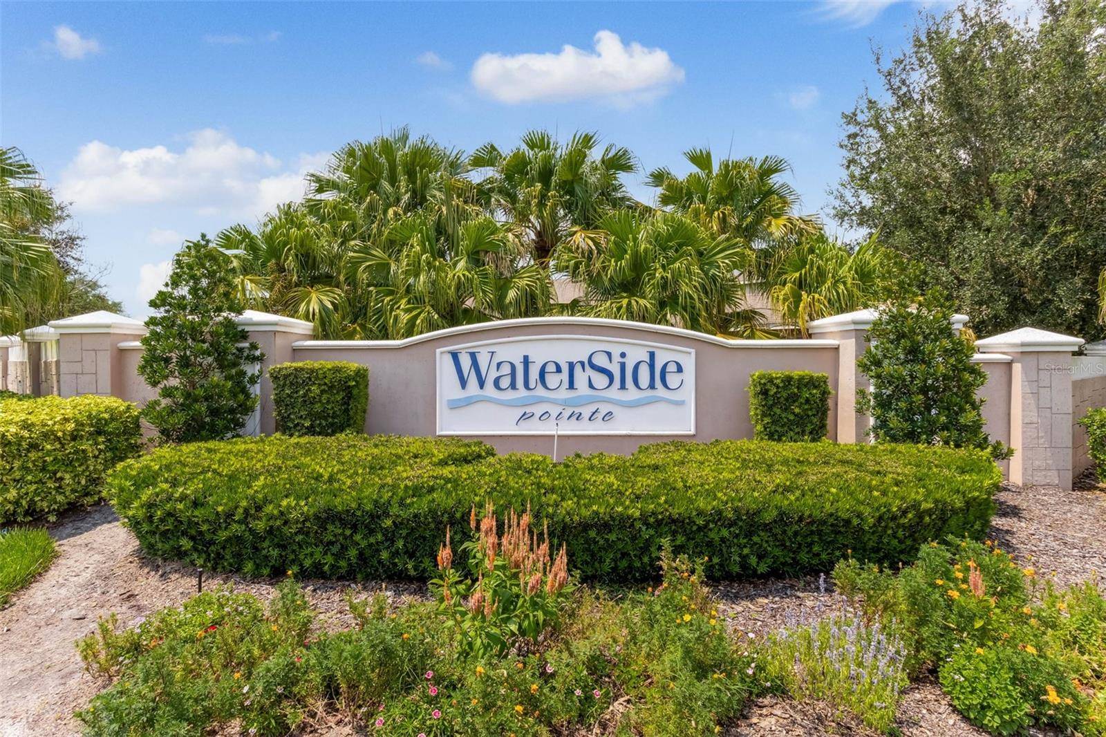 589 BLUE CYPRESS DR, Groveland, FL 34736