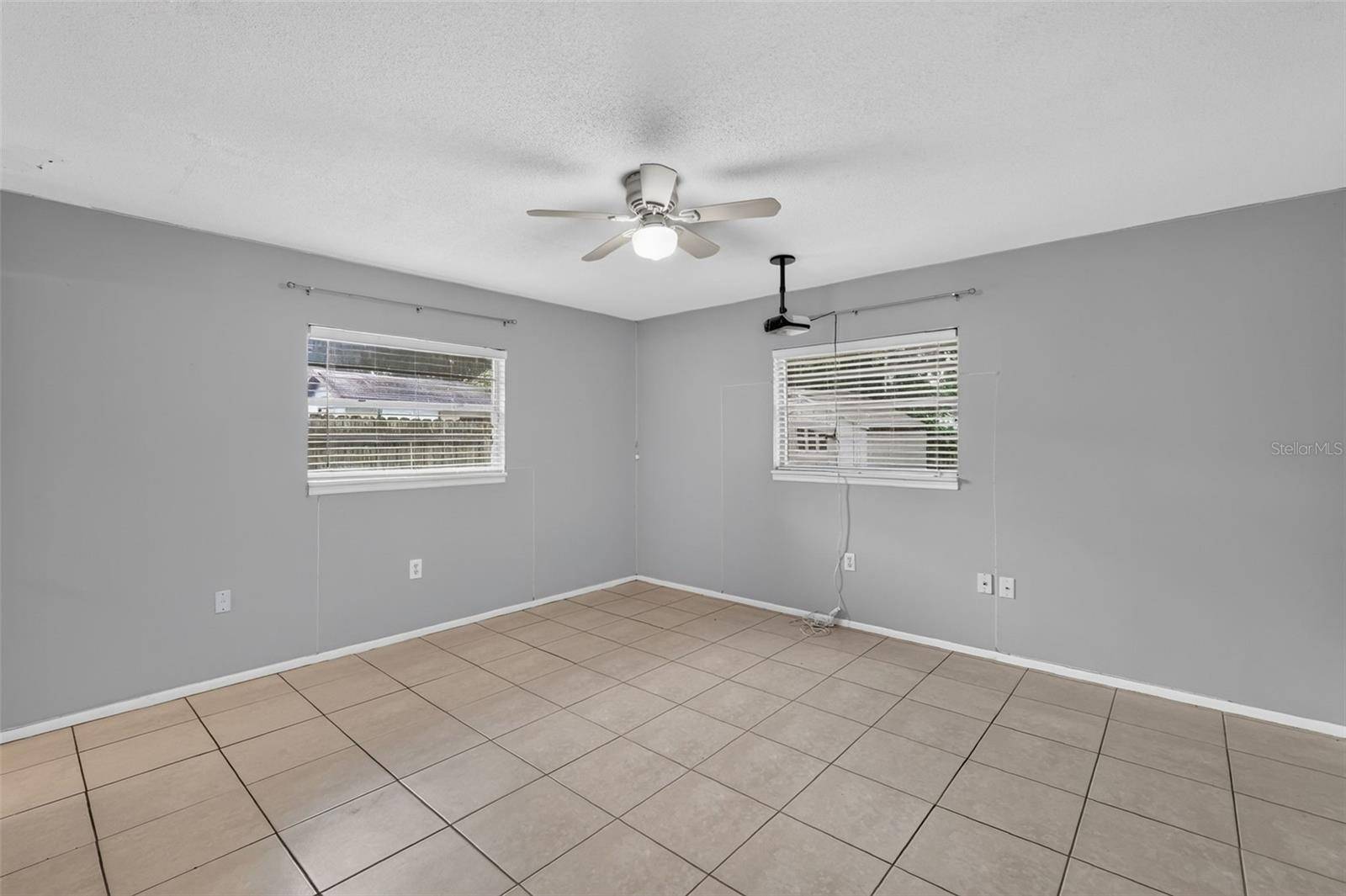 1305 ORANGE AVE, Tavares, FL 32778