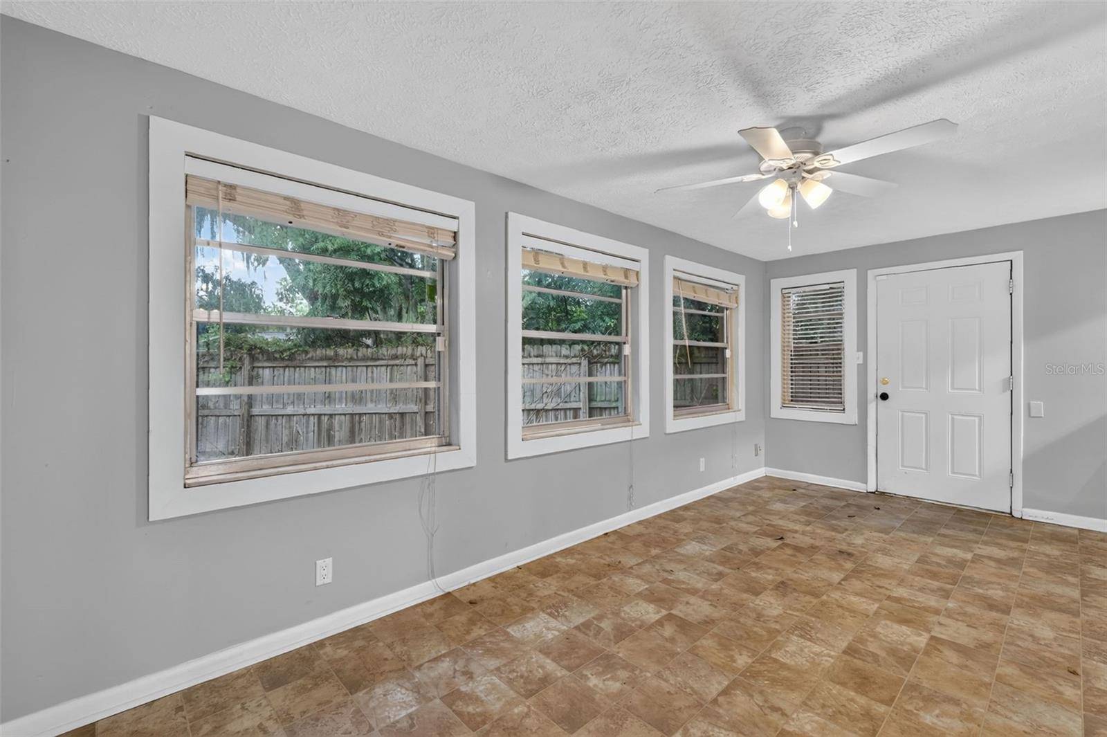 1305 ORANGE AVE, Tavares, FL 32778