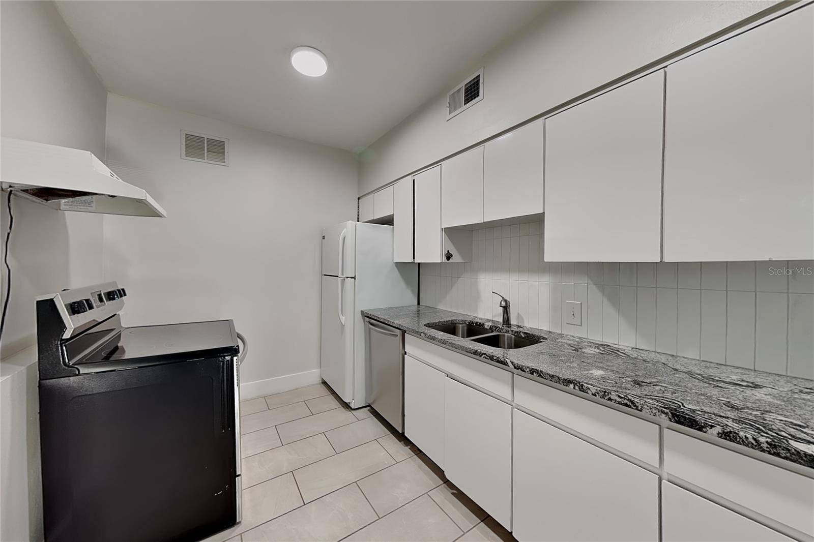 3801 1/2 W PALMIRA AVE, Tampa, FL 33629