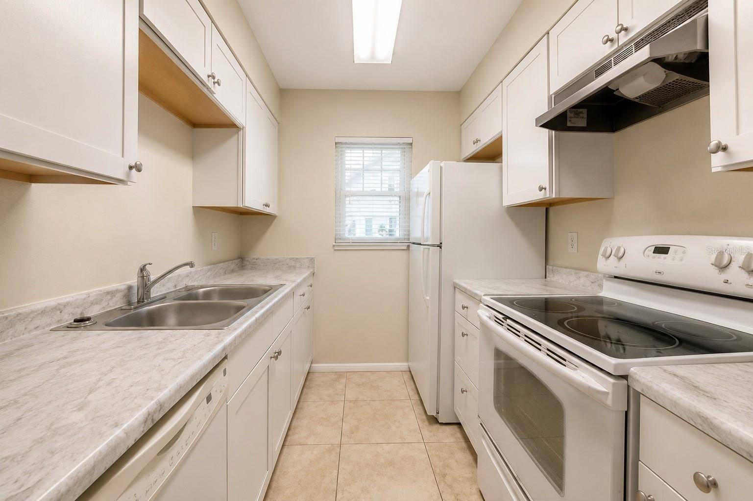828 SKY LAKE CIR #B, Orlando, FL 32809