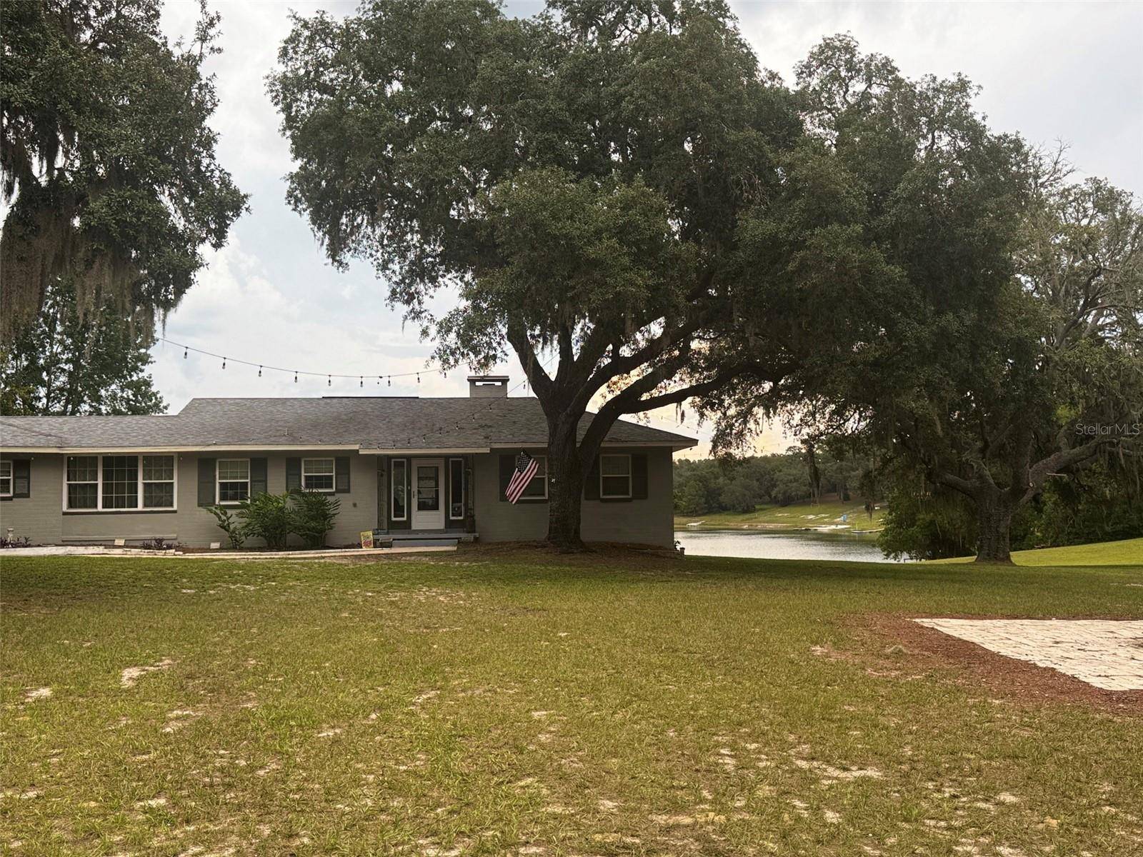 10615 SE 142ND AVENUE RD, Ocklawaha, FL 32179