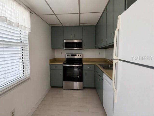 1740 PINE VALLEY DR #205, Fort Myers, FL 33907