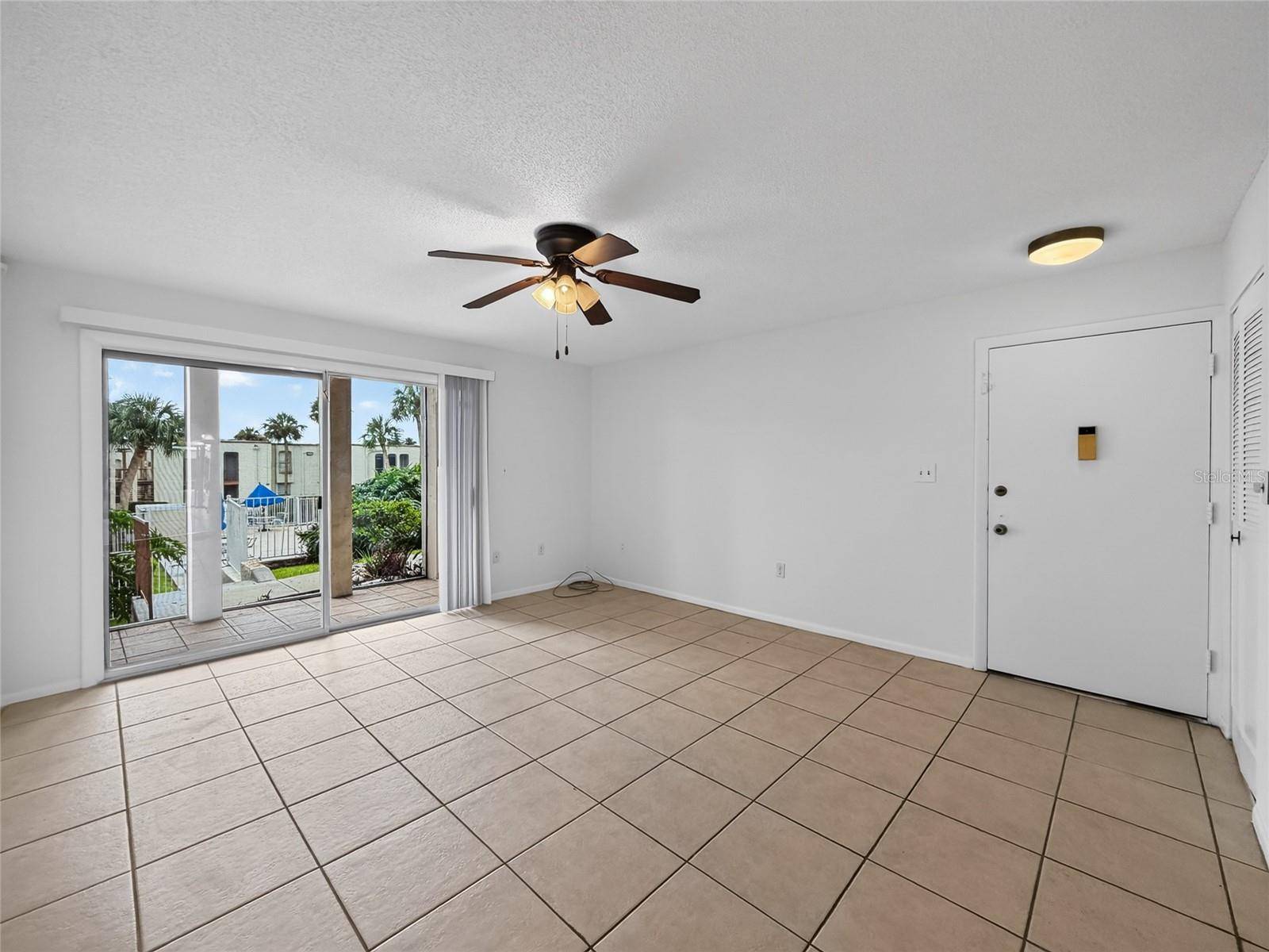 518 ORANGE DR #11, Altamonte Springs, FL 32701