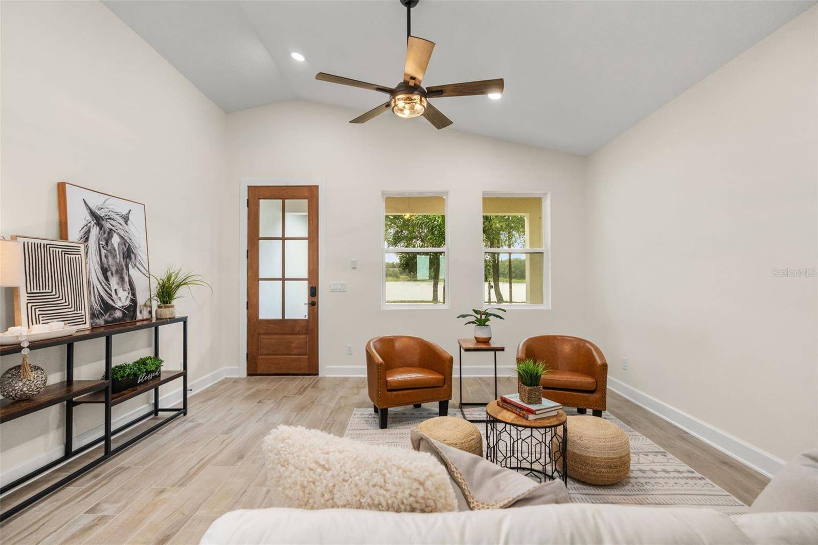221 S SUNSET AVE, Mascotte, FL 34753
