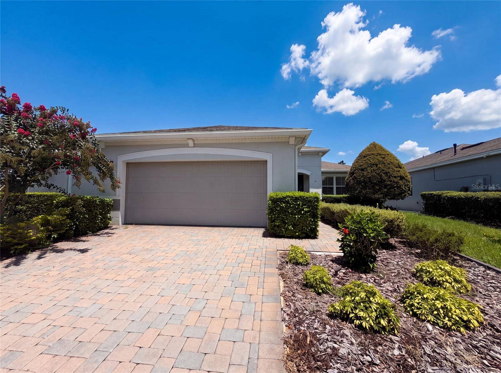 1011 VICTORIA HILLS DR S, Deland, FL 32724