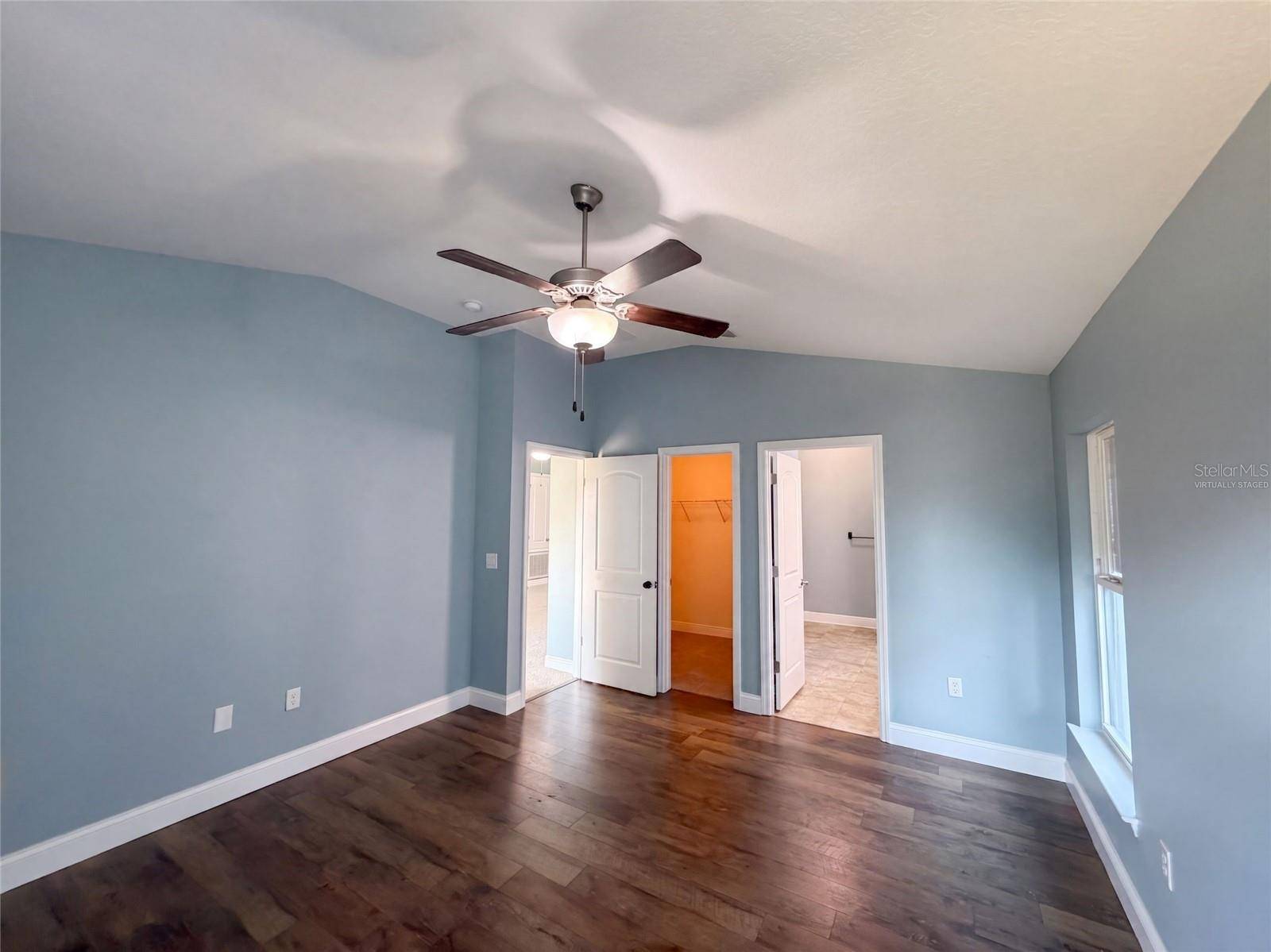 1229 LONGVILLE CIR, Tavares, FL 32778