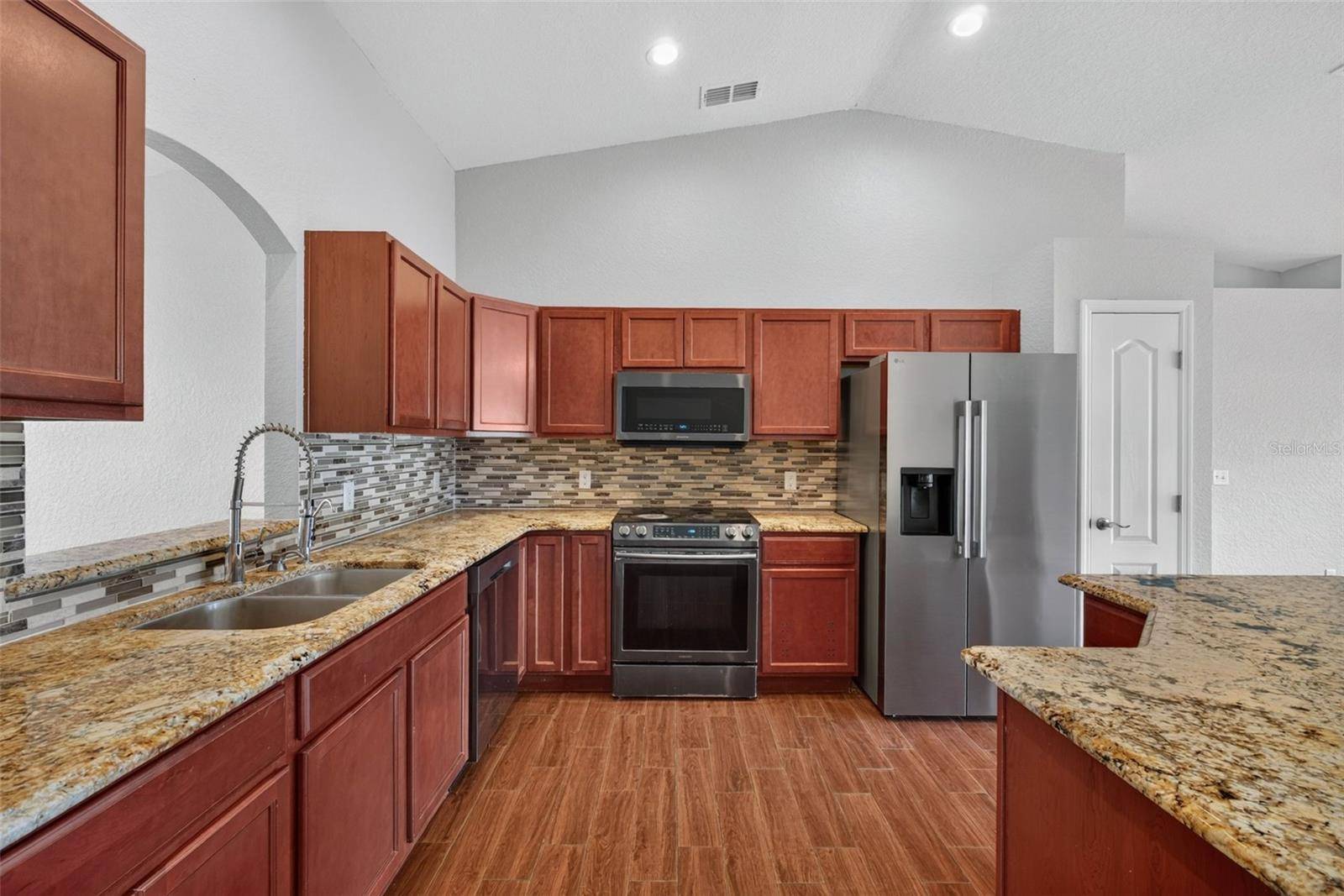 120 CAPTAIN HOOK WAY, Davenport, FL 33837