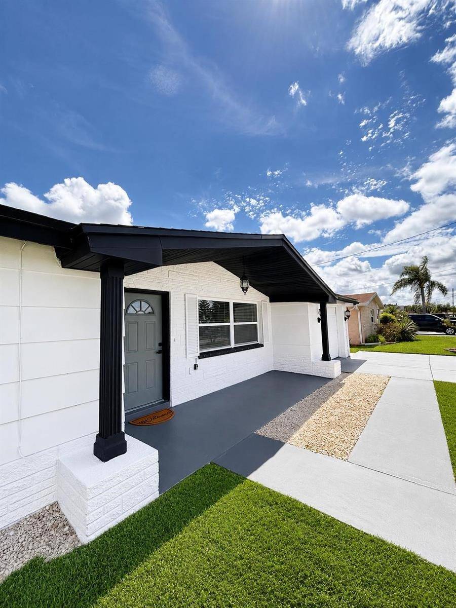 1346 CHANCELLOR DR, Holiday, FL 34690