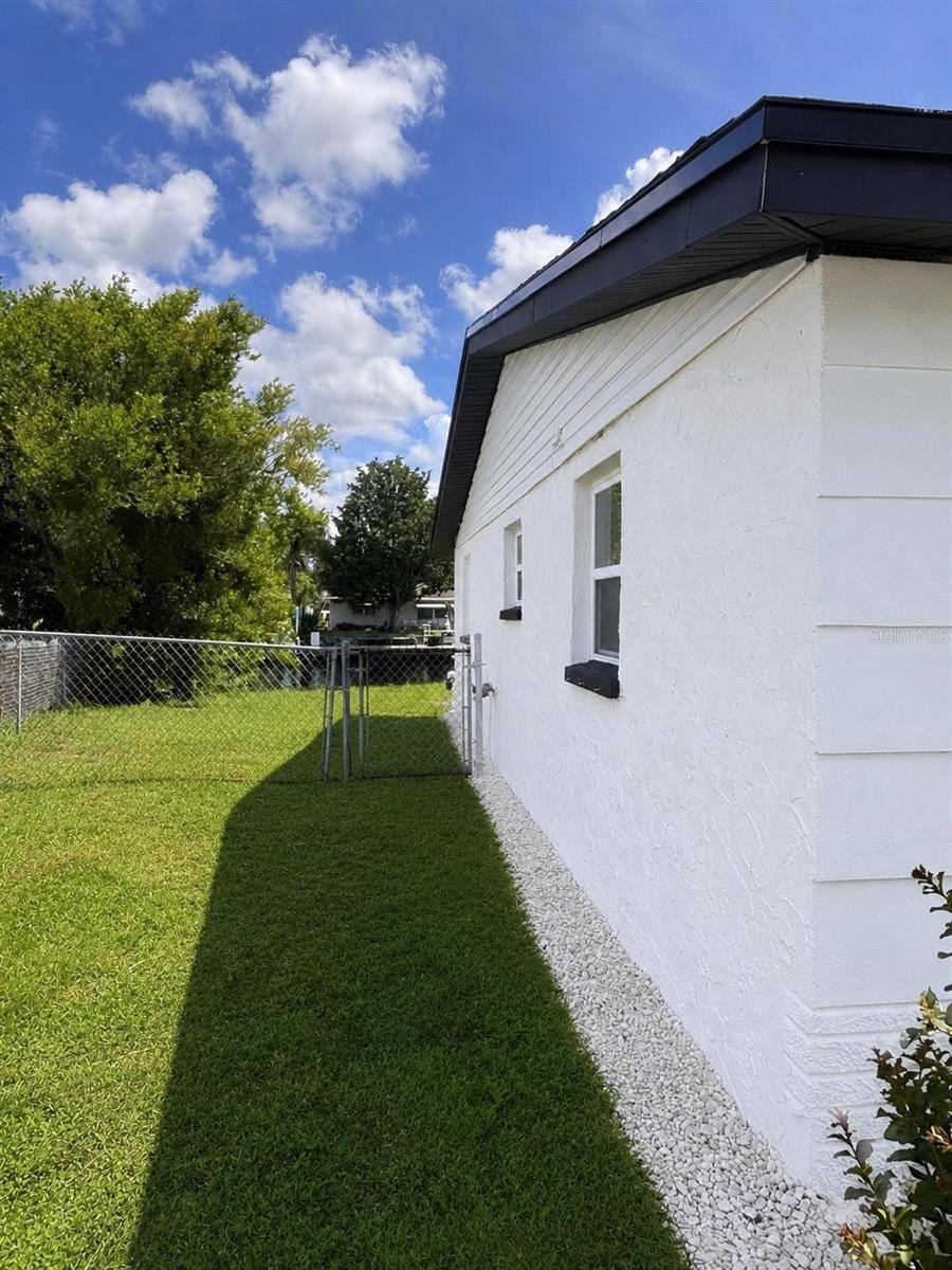 1346 CHANCELLOR DR, Holiday, FL 34690