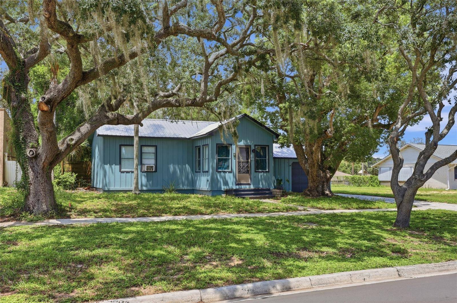 4 E BAY ST, Davenport, FL 33837