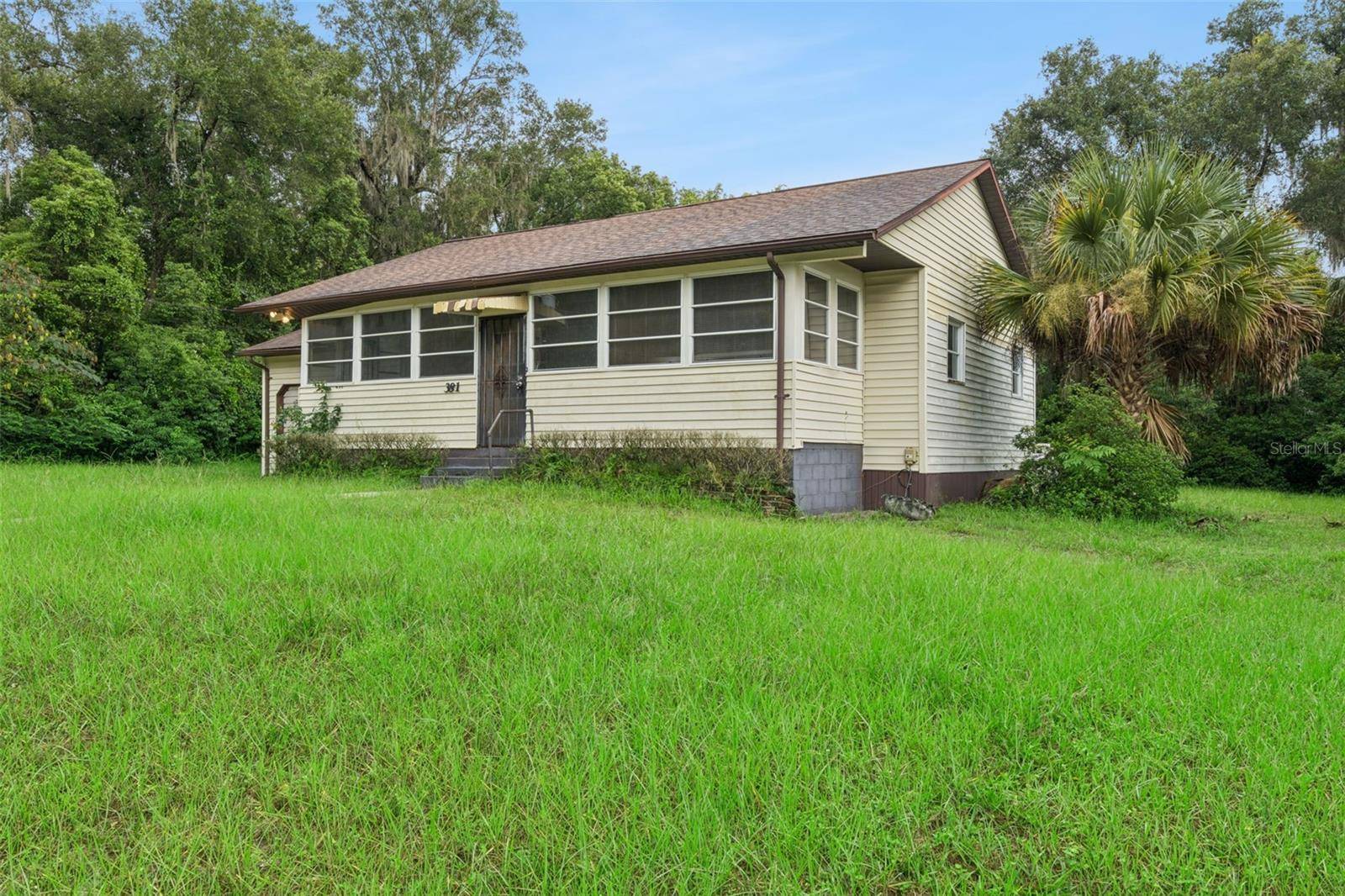 381 W OHIO AVE, Lake Helen, FL 32744