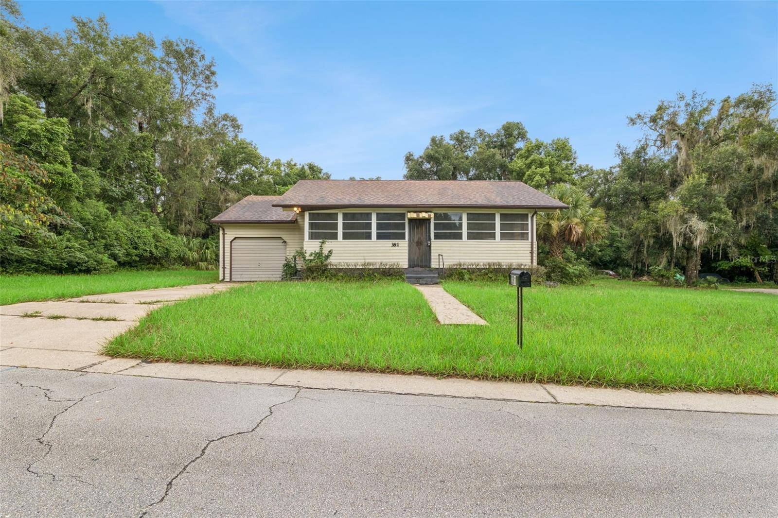 381 W OHIO AVE, Lake Helen, FL 32744