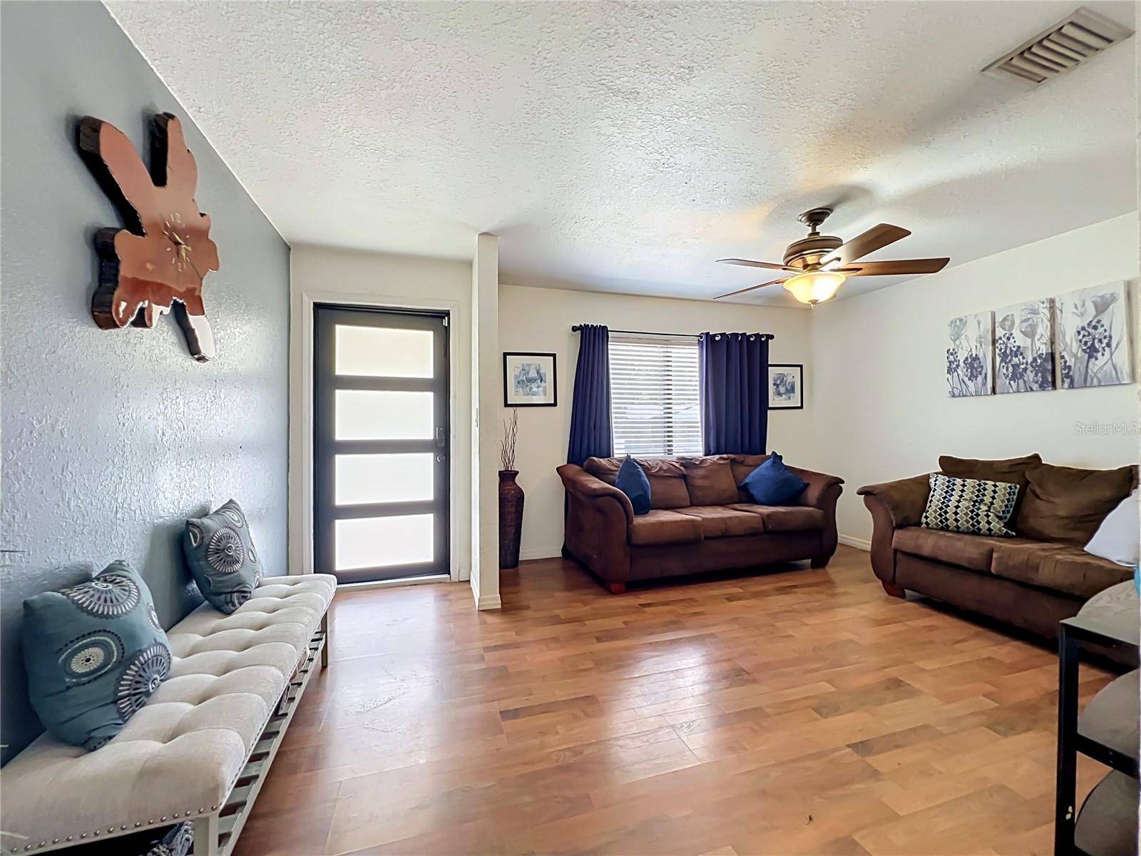 23 E HAMMON DR, Apopka, FL 32703