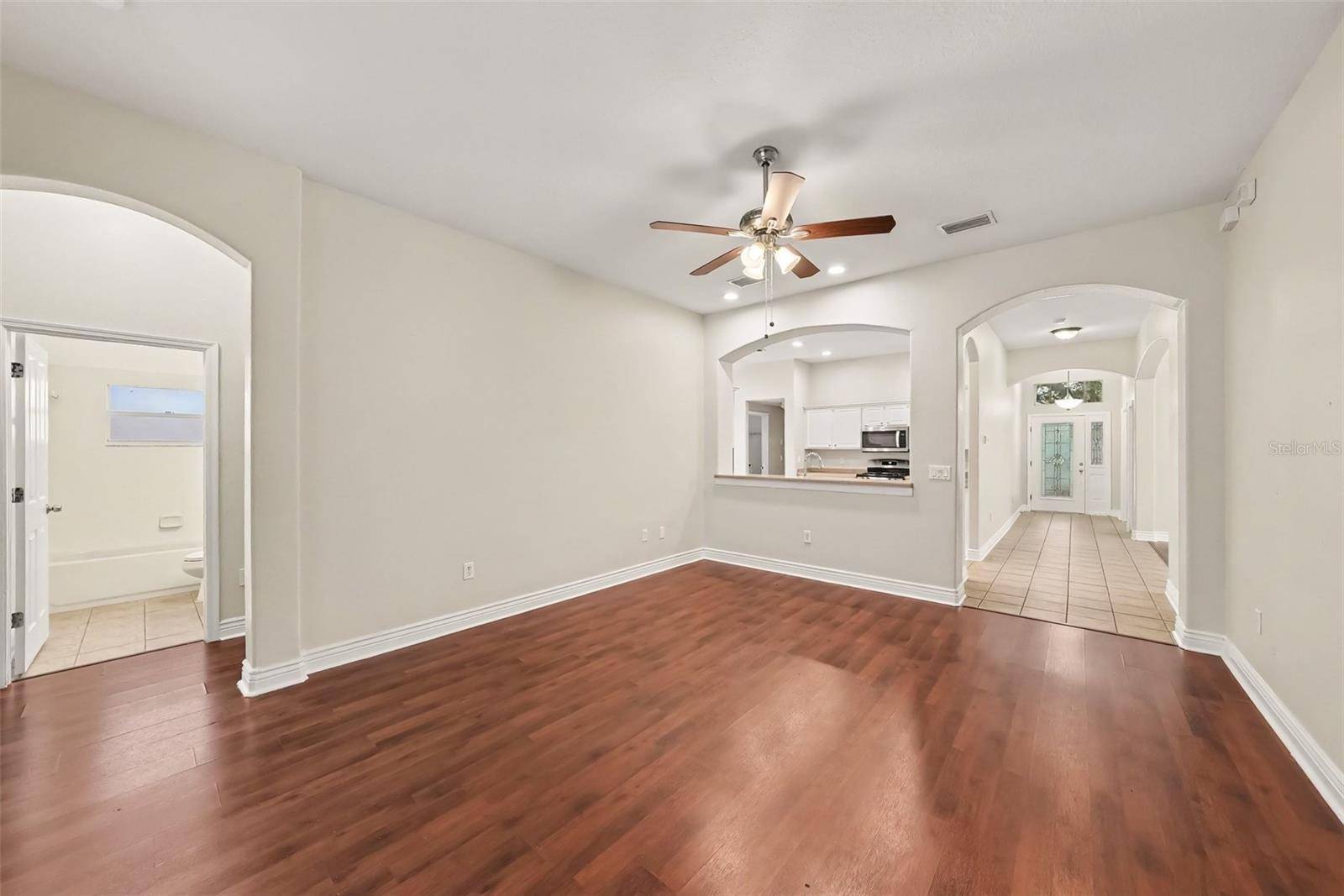 16312 BRIDGECROSSING DR, Lithia, FL 33547