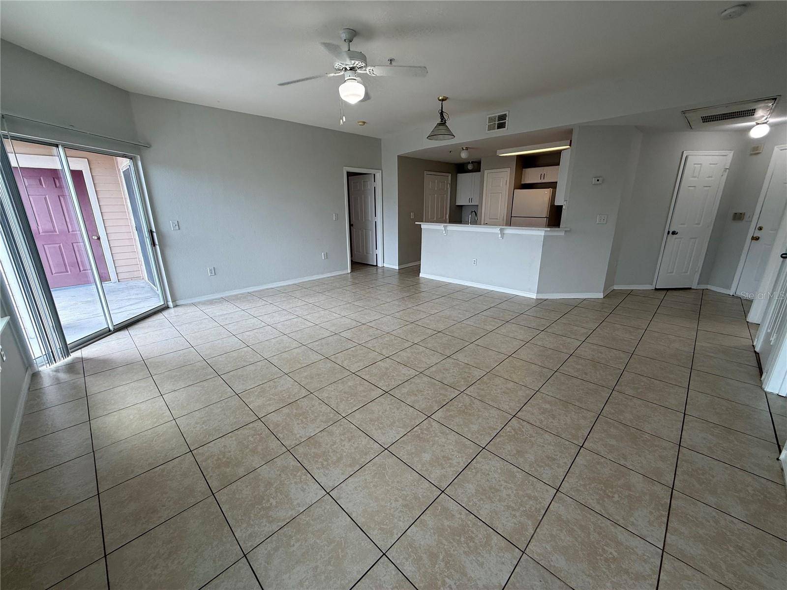 2000 ERVING CIR #303, Ocoee, FL 34761