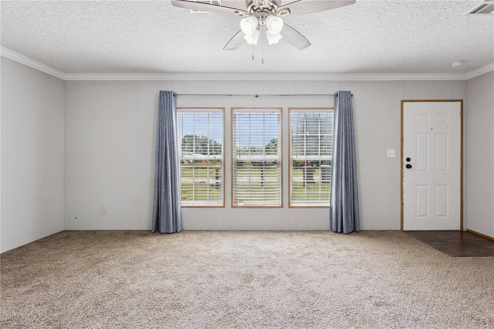 33525 LINDA DR, Leesburg, FL 34788