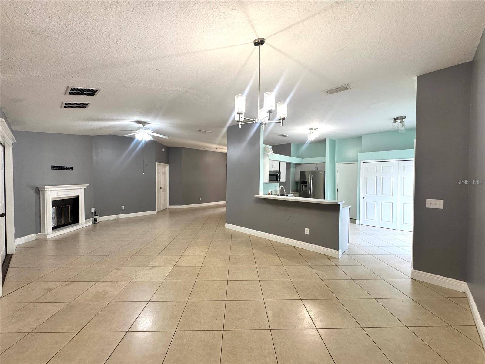 8120 LESIA CIR, Orlando, FL 32835