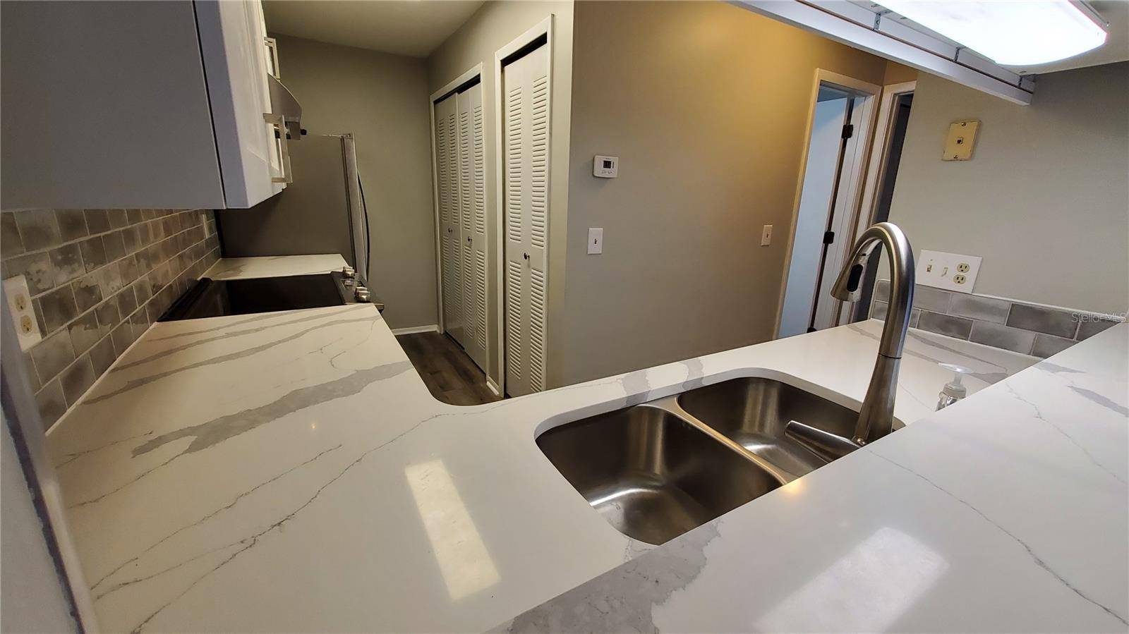 4858 S SEMORAN BLVD #2105, Orlando, FL 32822