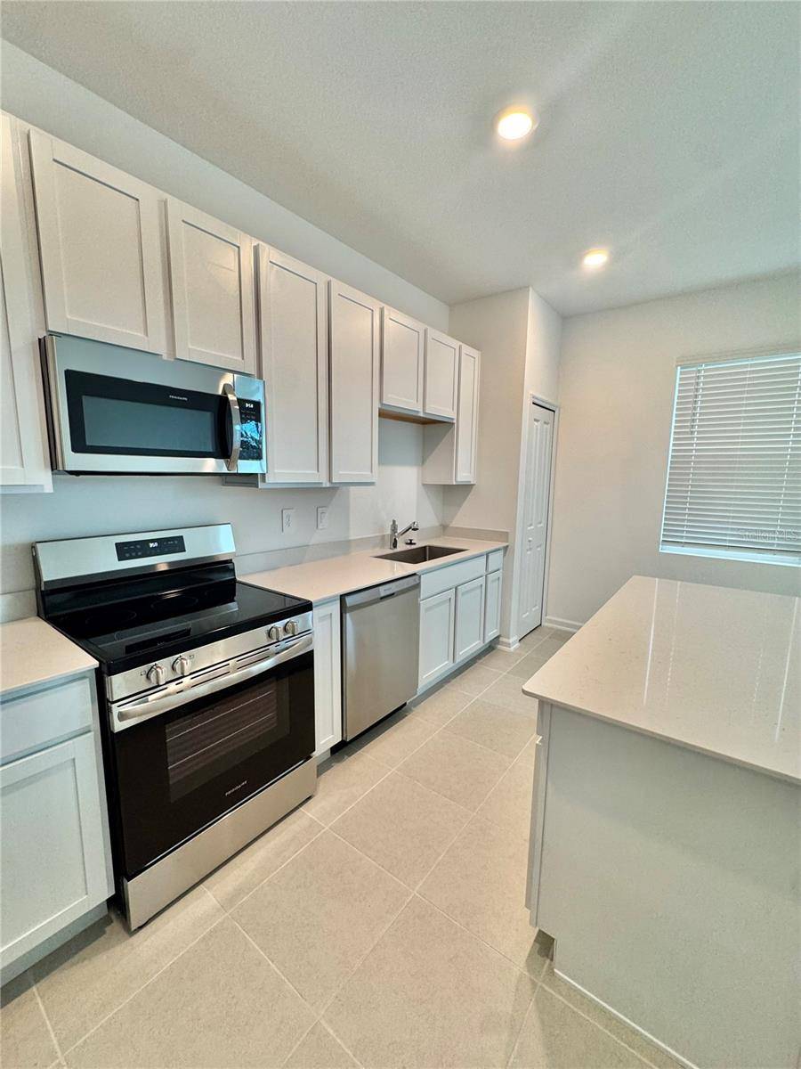 2557 SKYLINE LOOP, Kissimmee, FL 34758