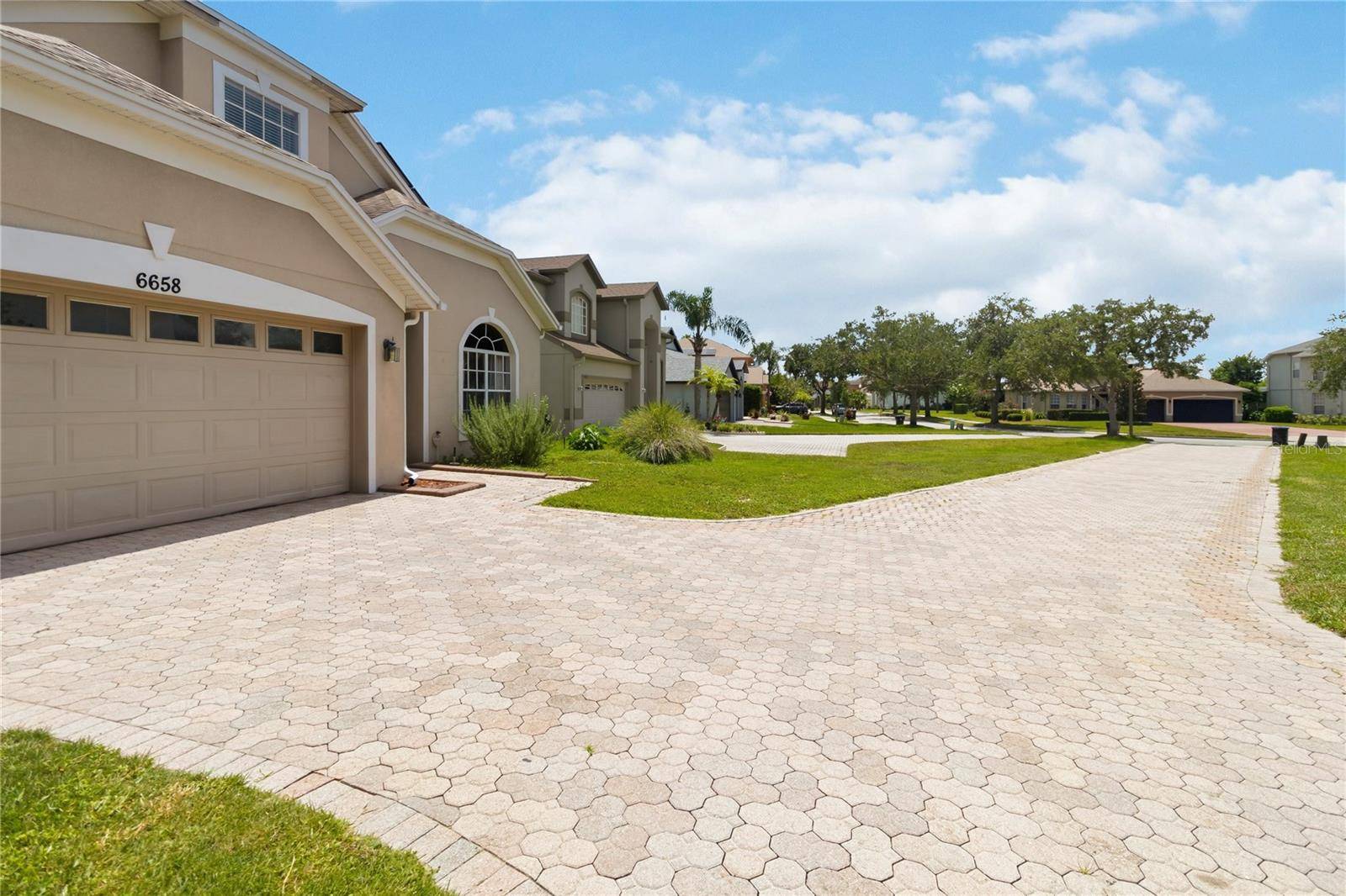 6658 LAKE PEMBROKE PL, Orlando, FL 32829
