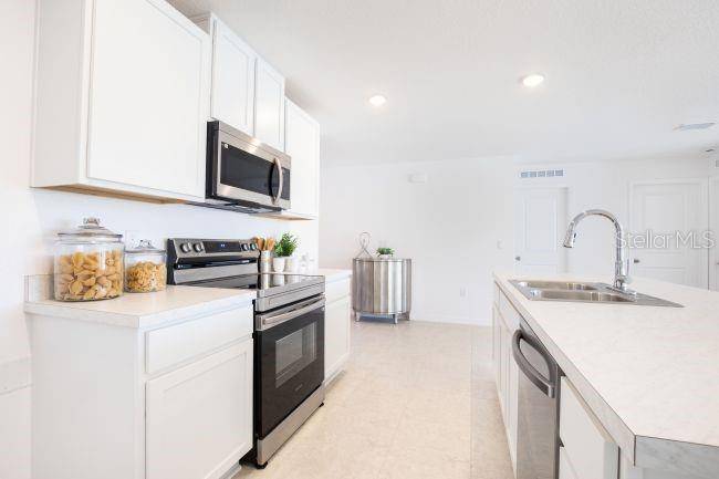 16077 MALDEN RD, Weeki Wachee, FL 34614
