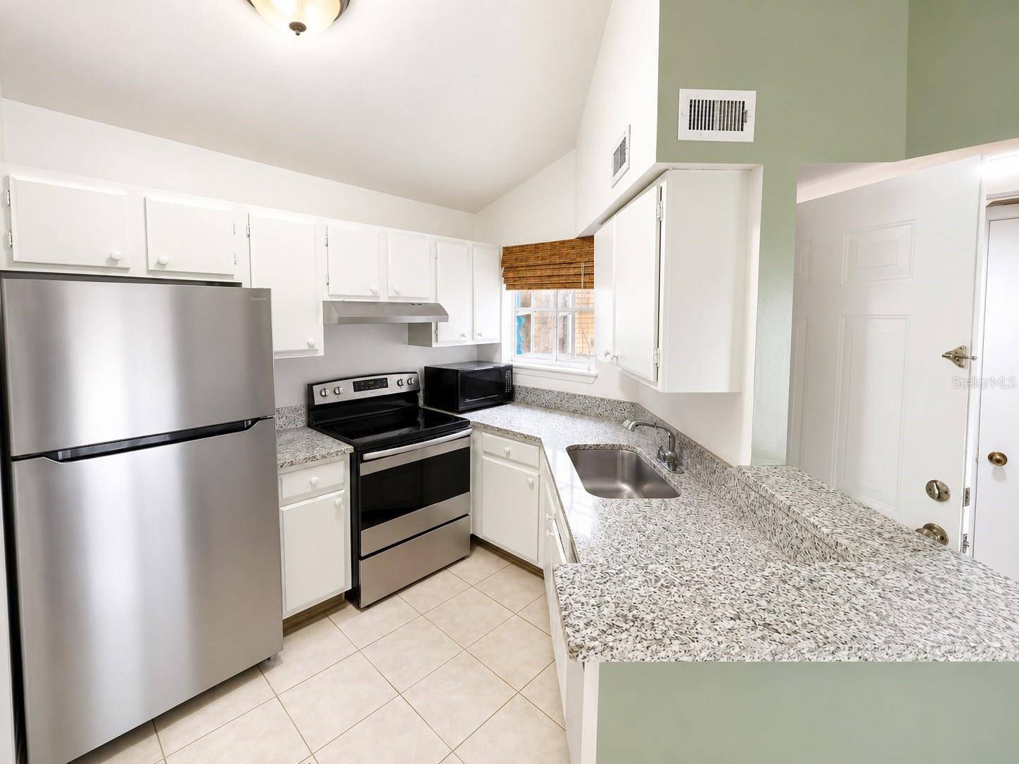 1908 LAKE ATRIUMS CIR #9, Orlando, FL 32839