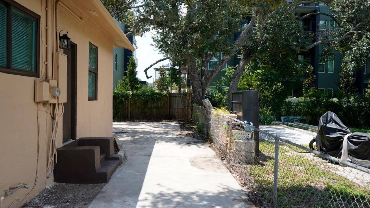 650 30TH AVE S, St Petersburg, FL 33705
