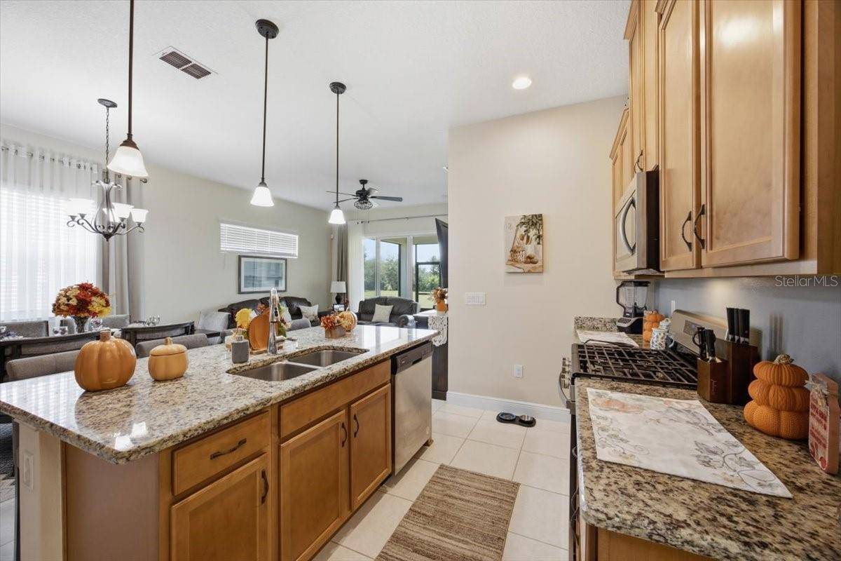 2541 YELLOW BRICK RD, St Cloud, FL 34771