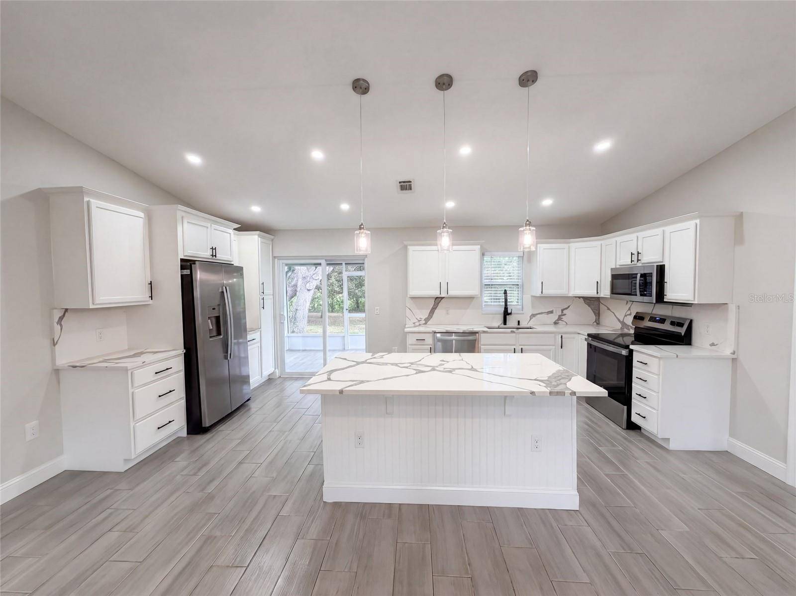 8165 RIDGE RD, Weeki Wachee, FL 34613