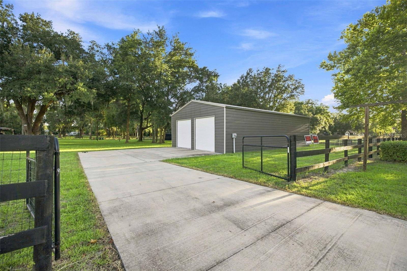1050 NE 165TH ST, Citra, FL 32113