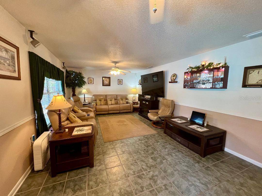 4033 SE 15TH ST, Ocala, FL 34471