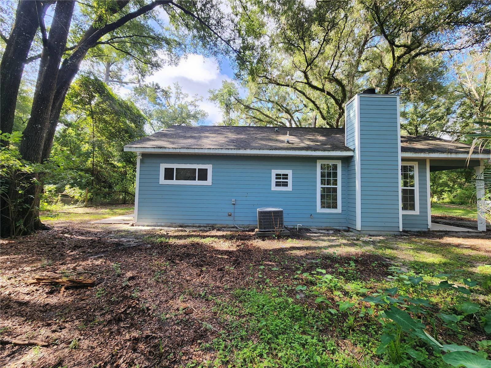 8909 SE 2ND STREET RD, Trenton, FL 32693