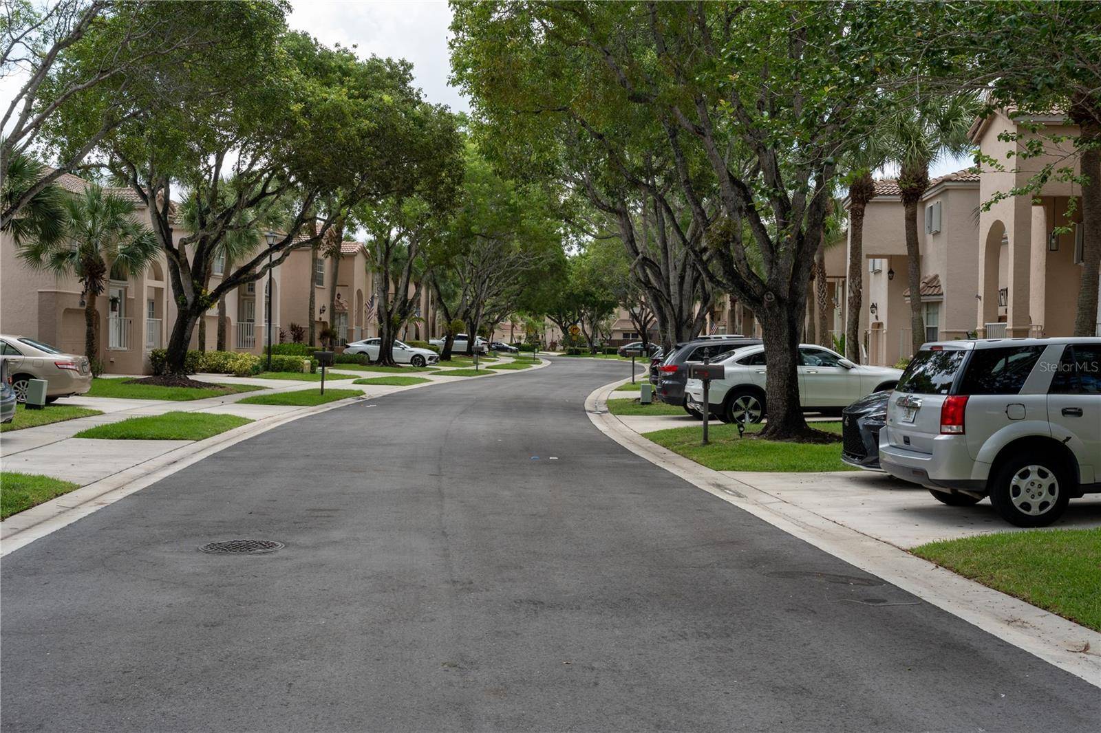 10740 NW 12TH MNR, Plantation, FL 33322