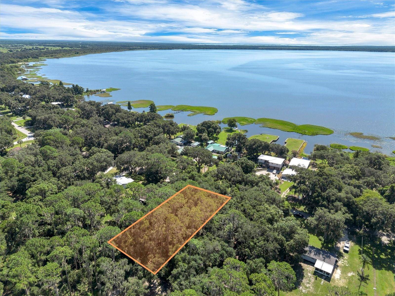 BEACH PARKWAY, Lake Wales, FL 33898