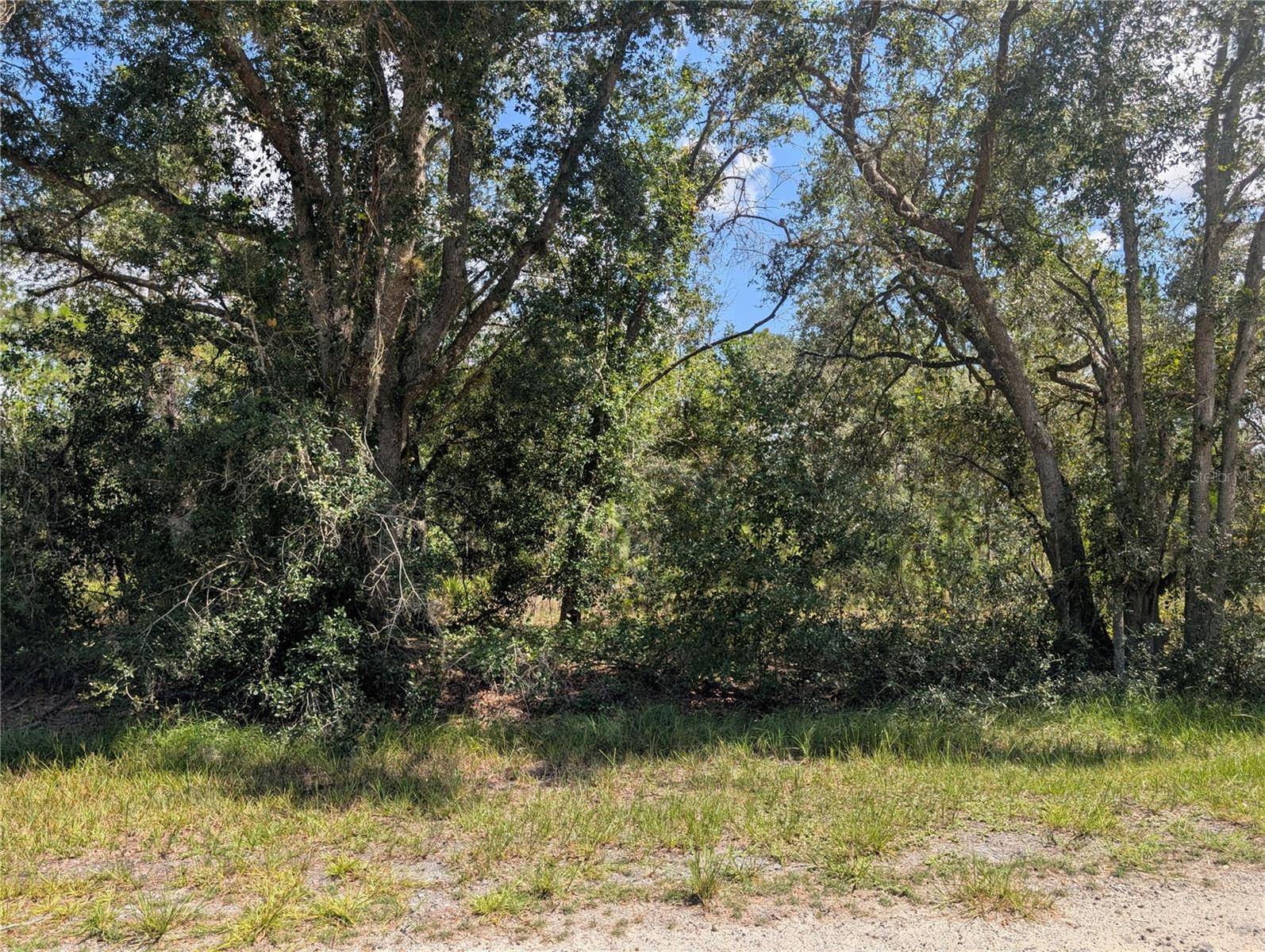 824 GARDENIA DR, Indian Lake Estates, FL 33855