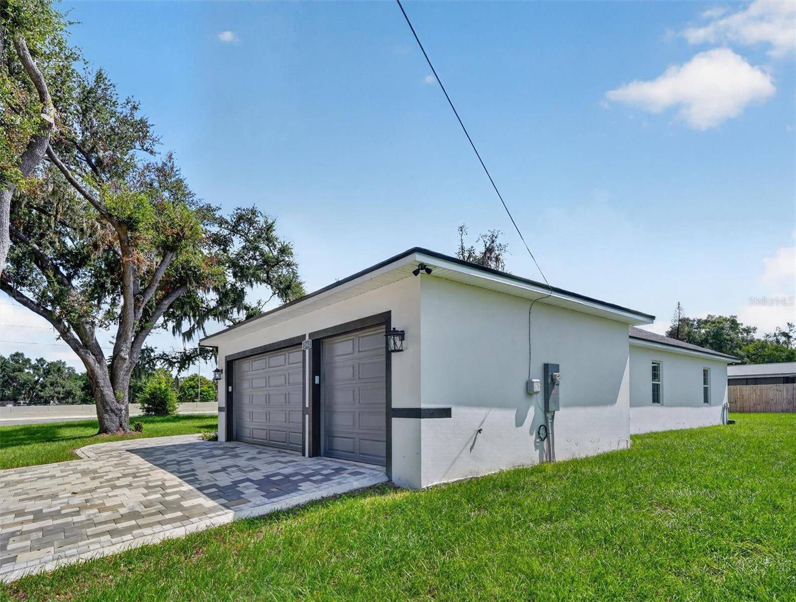 2302 ALLEN DR, Plant City, FL 33563