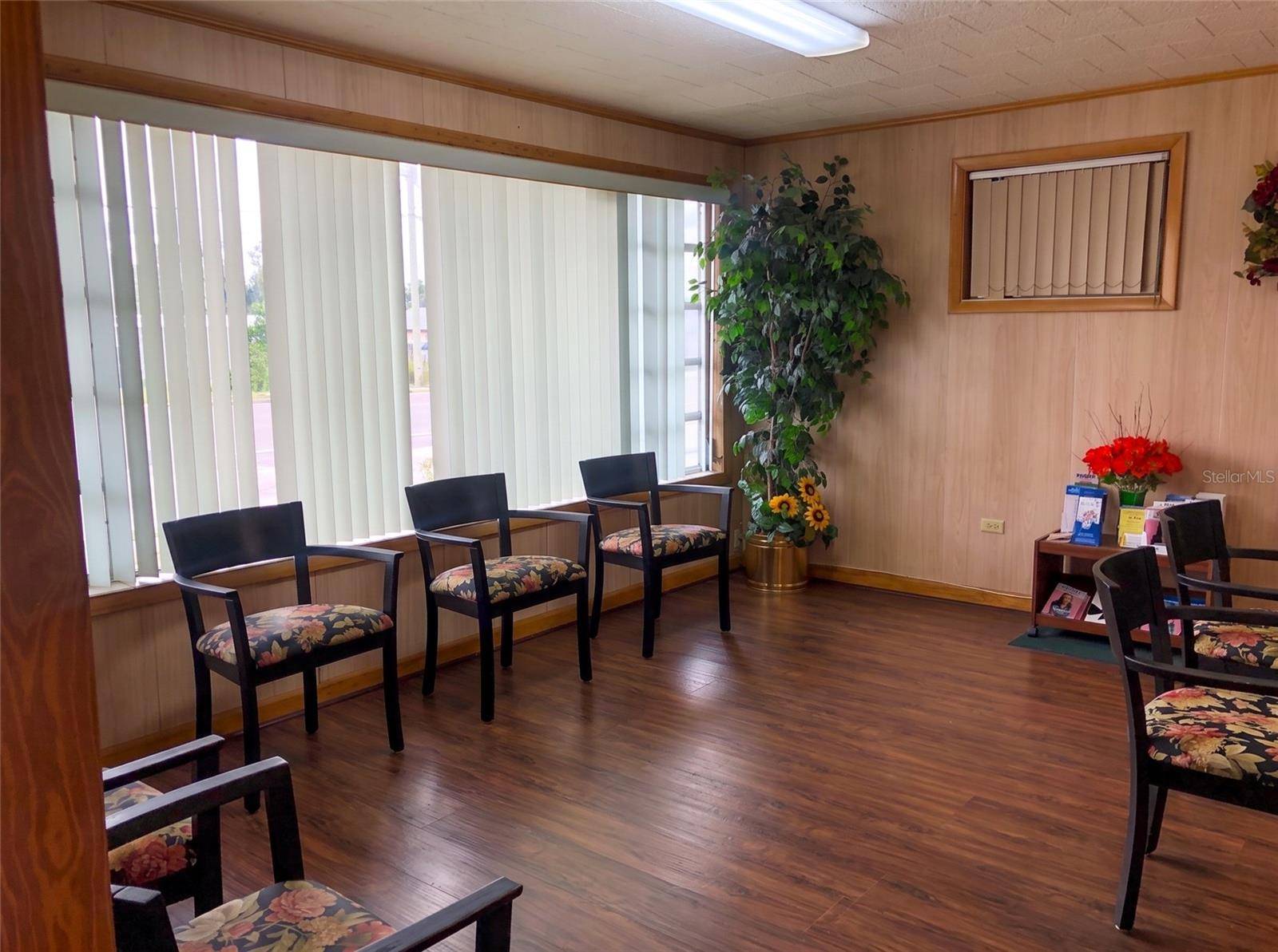 302 W MAIN ST, Bowling Green, FL 33834
